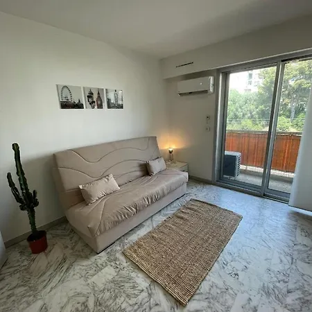 Apartment Studio In Front Of La Promenade Des Anglais *